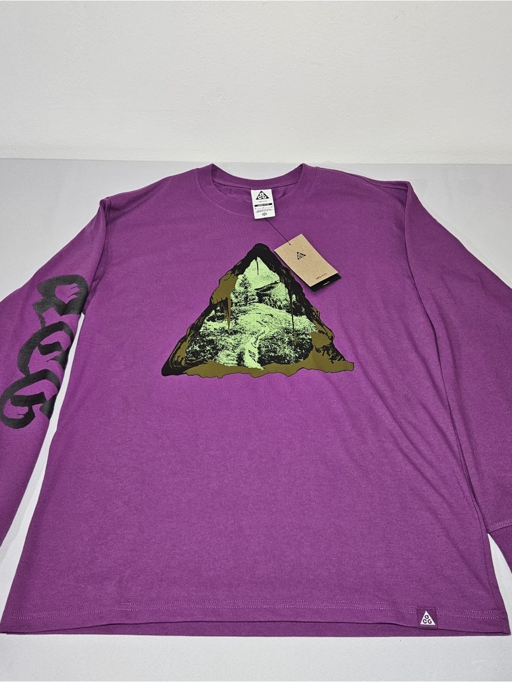 Nike ACG Purple Long Sleeve Shirt Loose Fit Mountain Graphic NWT Size S - Picture 2 of 13